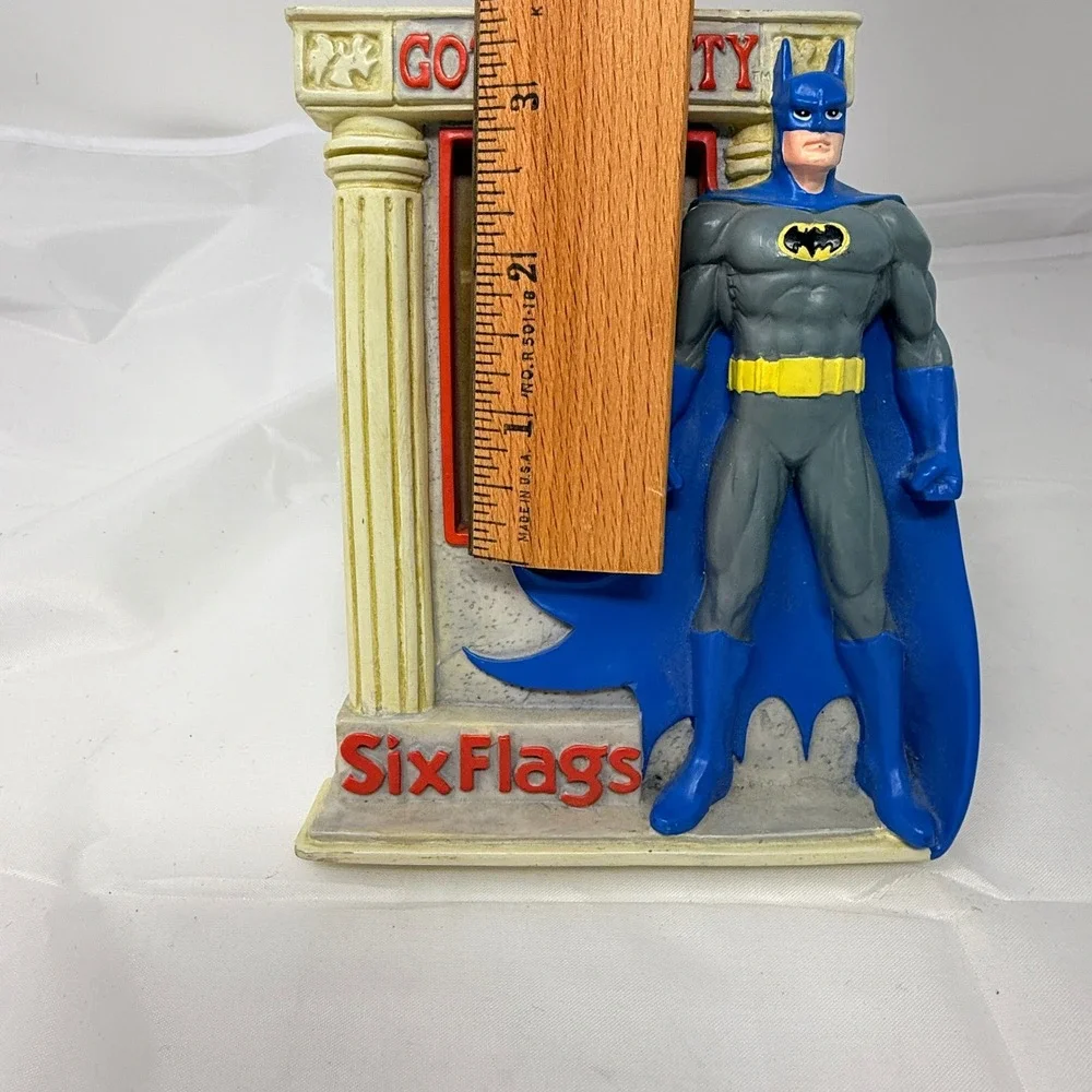 Vintage 1998 Batman Gotham City Six Flags 3D Sculpted Photo Frame‎ DC Comics